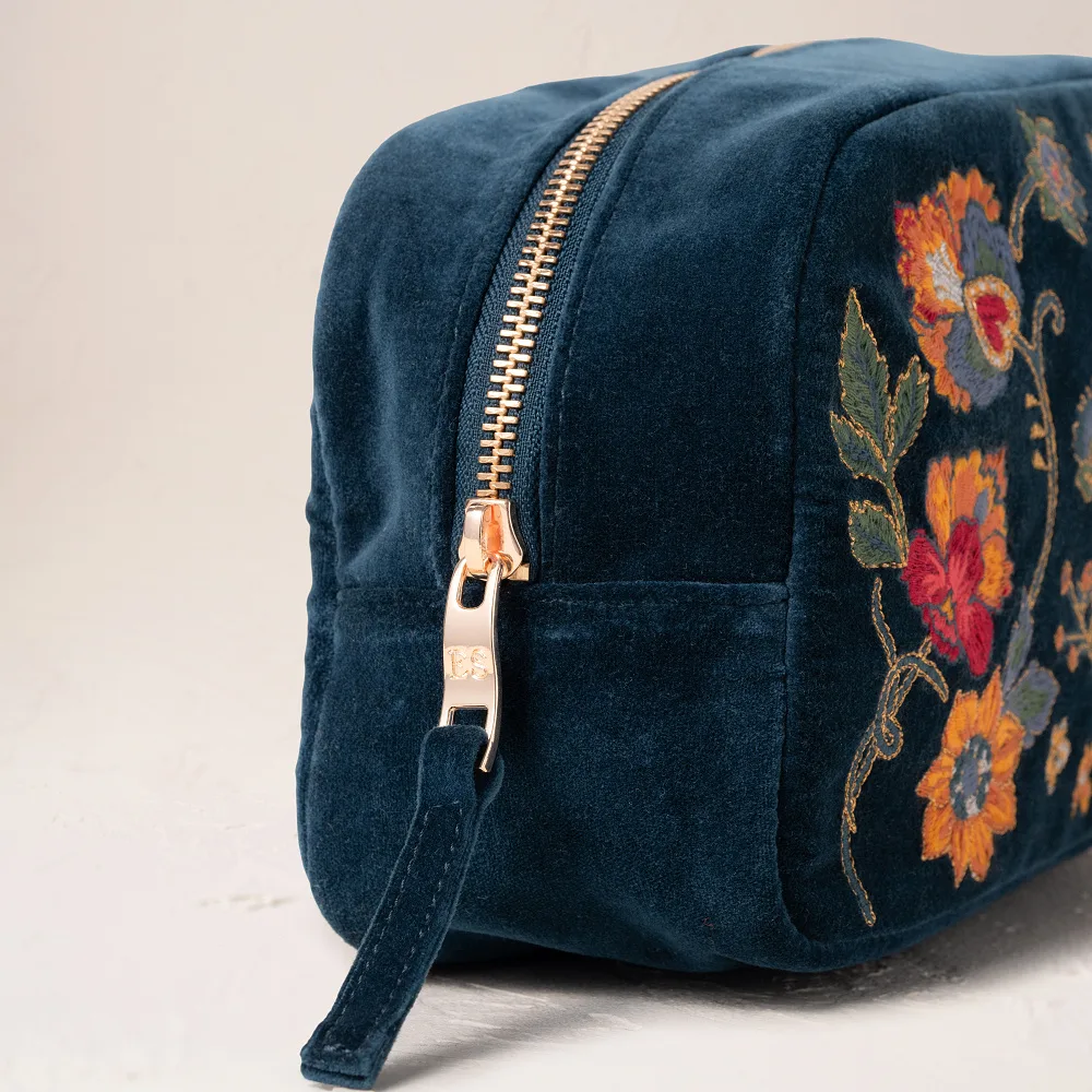 Botanical Garden Makeup Bag - Image 3